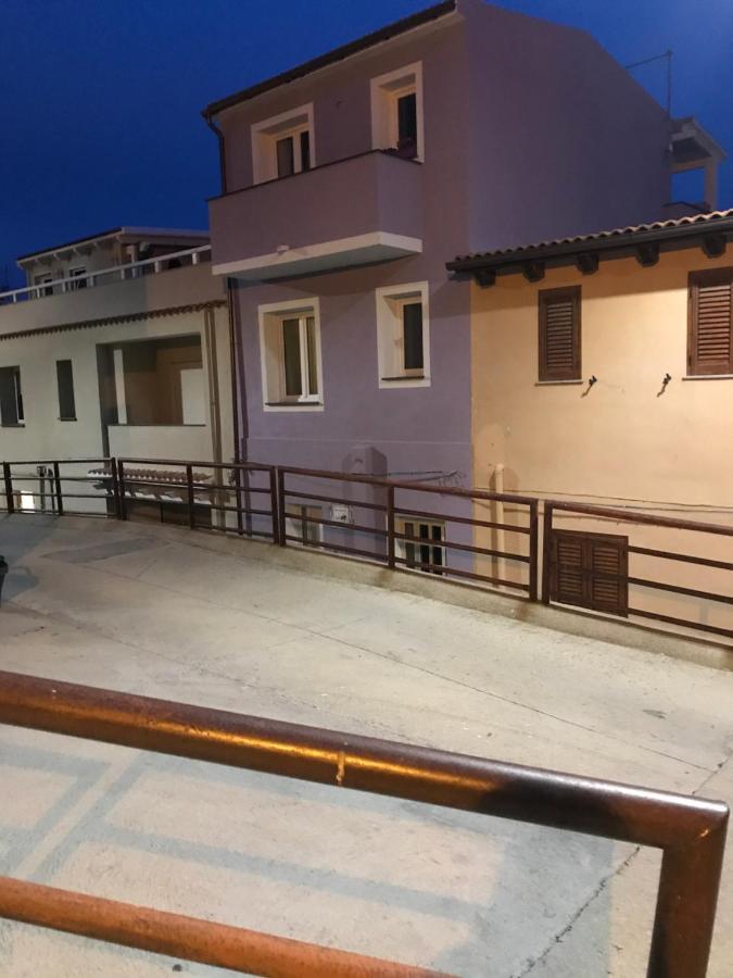 Bella'S House Apartment Кастелсардо Екстериор снимка