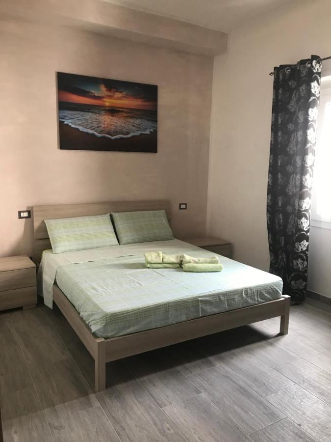 Bella'S House Apartment Кастелсардо Екстериор снимка